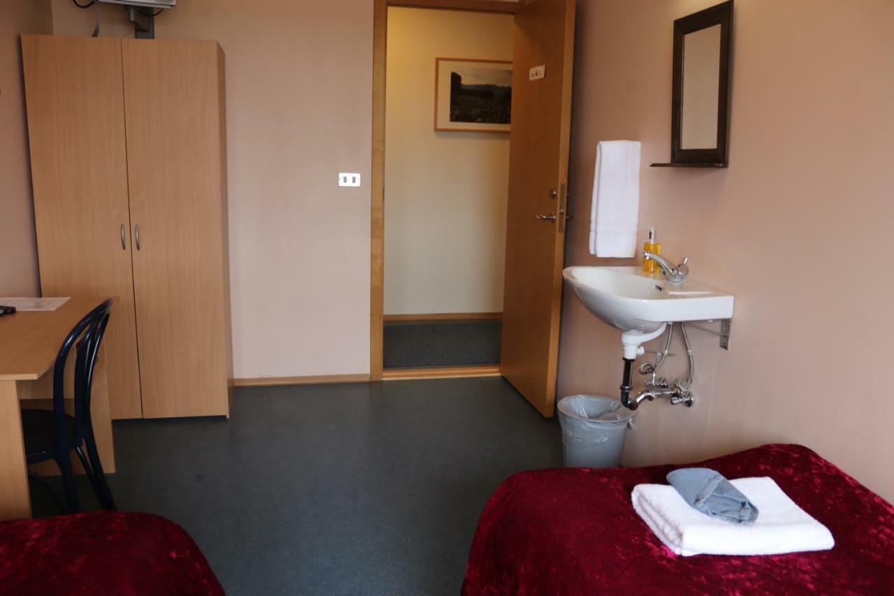 Hotel Hvitserkur Hvammstangi Bagian luar foto
